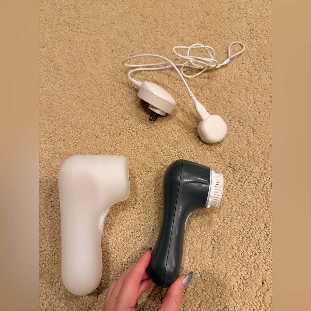 Clarisonic face scrubber